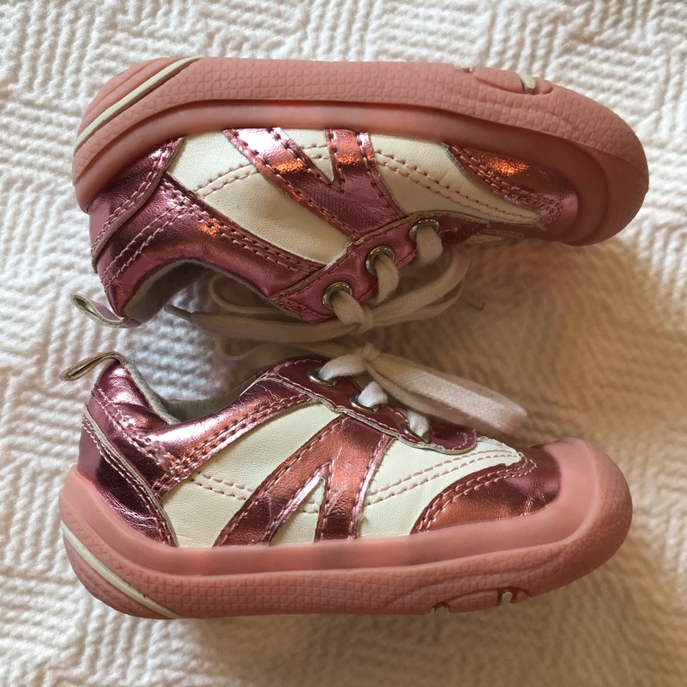 RISING STAR Metallic Pink Toddler Shoes Size 5